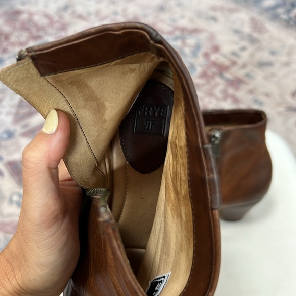 FRYE Phoebe Bootie Women's Side Zipper, Brown Leather Ankle Boot - Picture 5 of 7